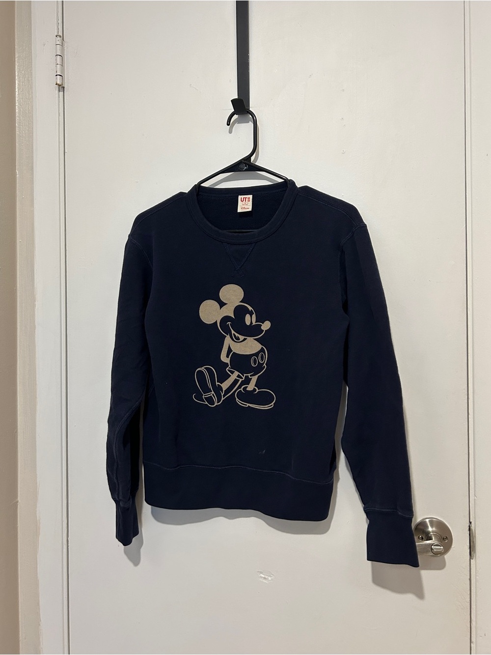 Disney Mickey Mouse UT crewneck sweatshirt